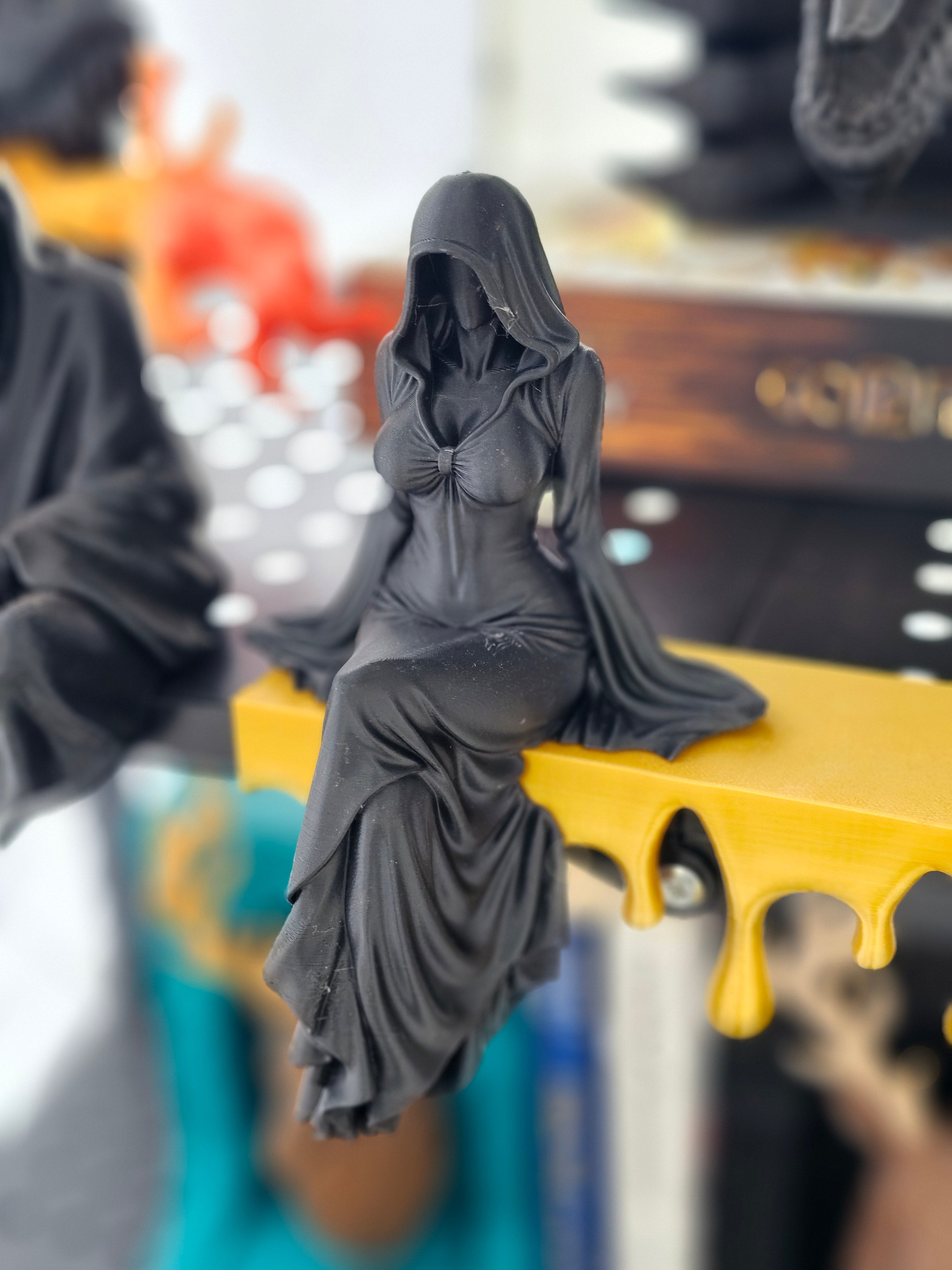 Female Hooded Wraith