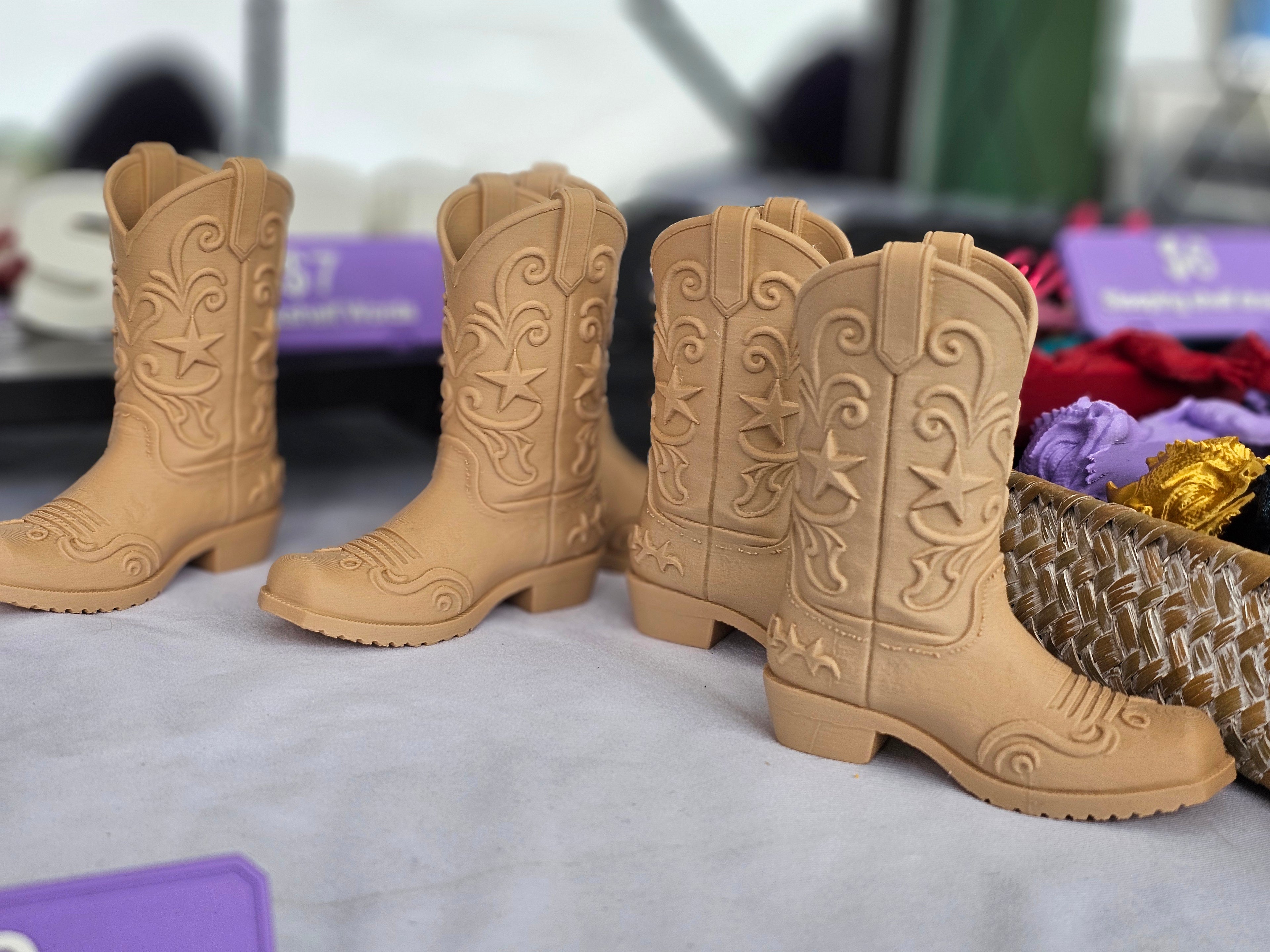 Cowboy Boot Bookend — 3D Printed Western Decorative Boot for Bookshelf Decor